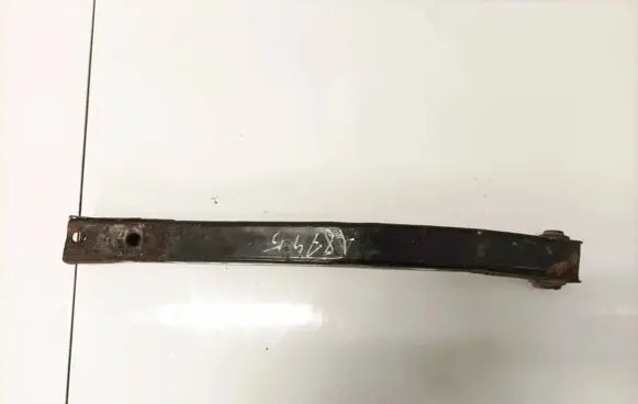 Front bumper mounting bracket