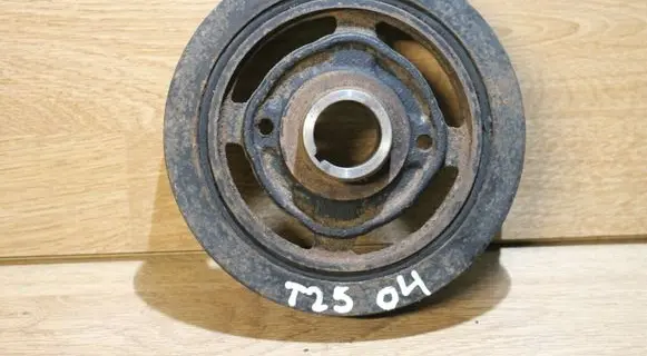 Toyota Avensis T250 Crankshaft pulley