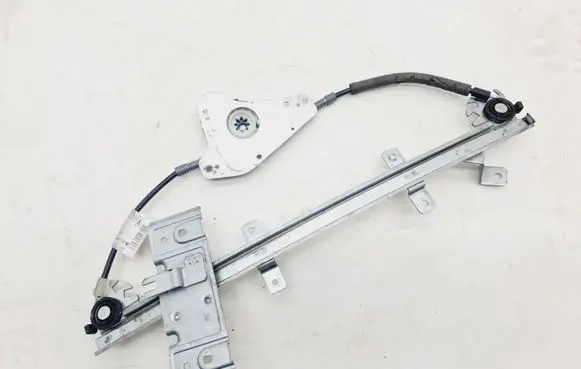 Ford Fusion Front window lifting mechanism without motor