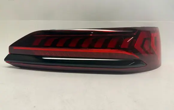 Audi Q7 4M Rear/tail lights 4M0945094H