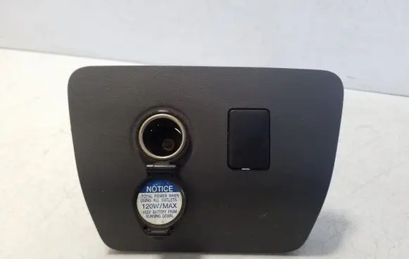 Toyota Prius (XW30) 12 V Socket (front) 5881847030