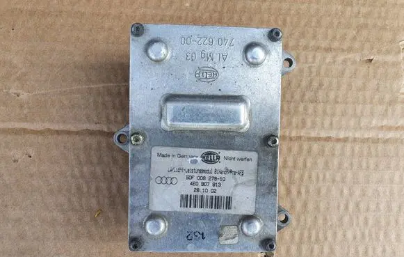 Headlight ballast module Xenon
