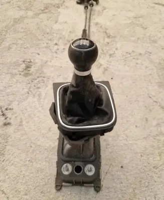 Volkswagen Scirocco Gear shifter/selector 1K0711266AD 1K0711049CK 1K0711113CG