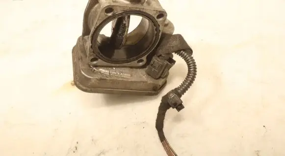 Opel Astra J Throttle body valve 