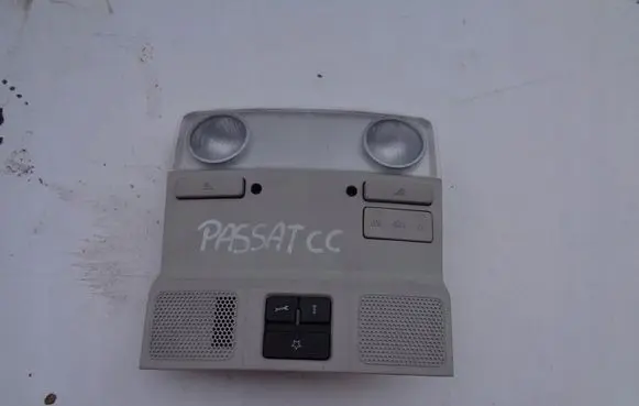Volkswagen PASSAT CC Front seat light