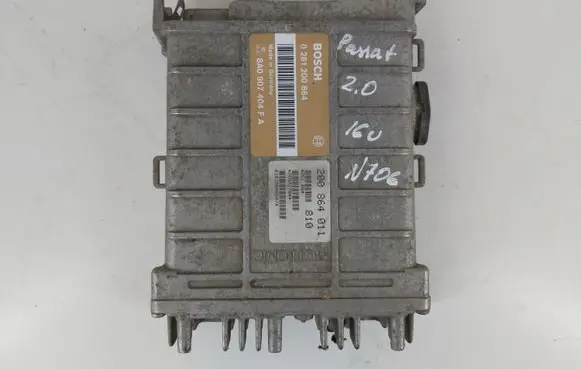Volkswagen PASSAT B3 Engine control unit/module 0261200864 8A0907404FA