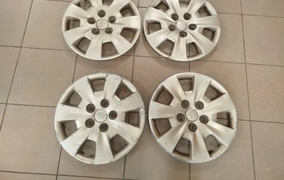 Hyundai i30 R15 wheel hub/cap/trim 529602L000