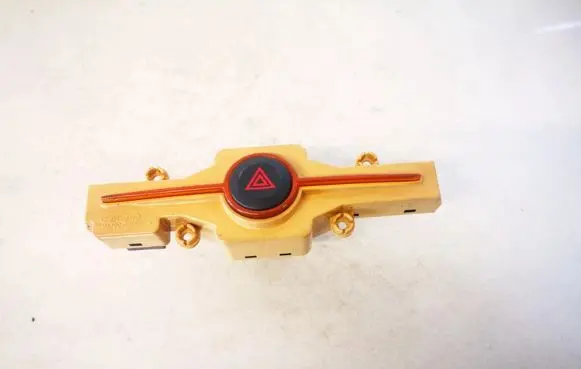 KIA Carens II Hazard light switch 937901d000 93790-1d000