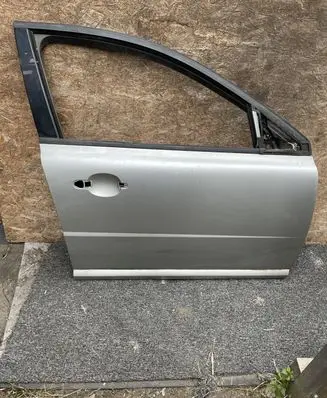 Volvo V70 Front door