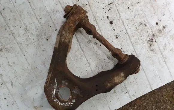 Nissan Terrano Front lower control arm/wishbone NOCODE