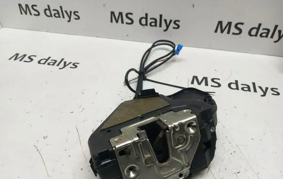 Mercedes-Benz E W211 Rear door lock A2117300535 2117300535