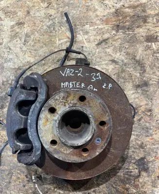 Renault Master III Front wheel hub