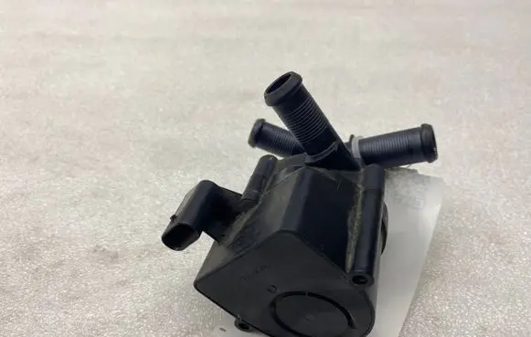 Peugeot 3008 II Electric auxiliary coolant/water pump 9815061380