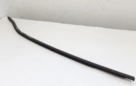 Opel Meriva B Rear door glass trim molding 469663017