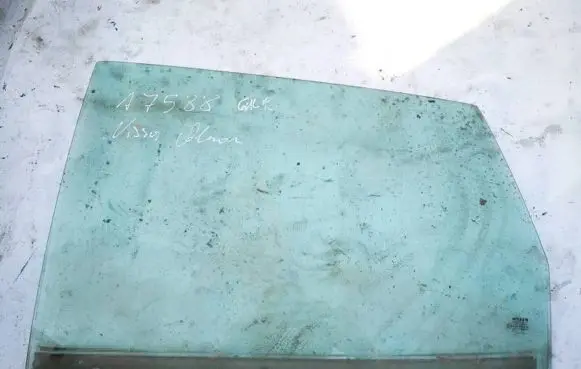 Nissan Almera Tino Rear door window glass