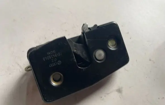 Volkswagen Transporter - Caravelle T4 Sliding door lock 701843604D
