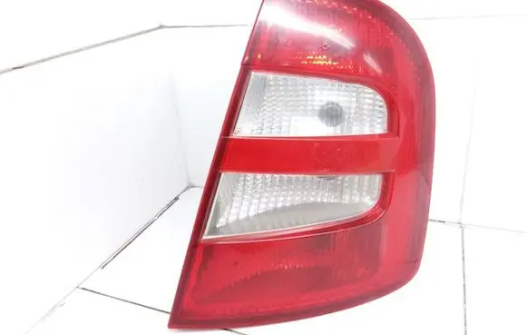 Skoda Fabia Mk1 (6Y) Rear/tail lights 6Y6945096