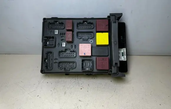 Renault Laguna II Fuse module 8200413964 8200346814 8200447435