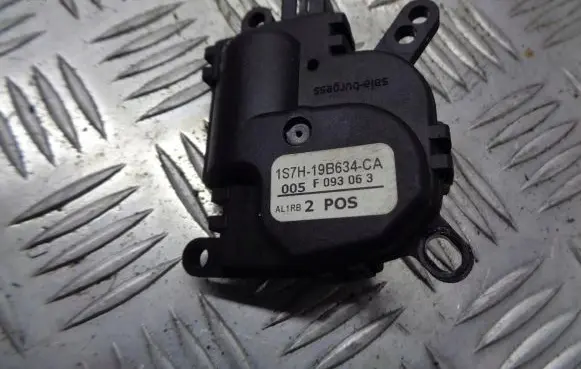 Ford Fiesta A/C air flow flap actuator/motor 1S7H-19B634-CA