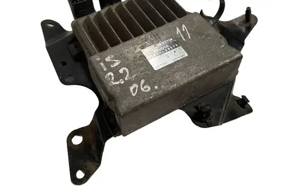 Toyota RAV 4 (XA30) Fuel injection control unit/module 8987120070 1310001371
