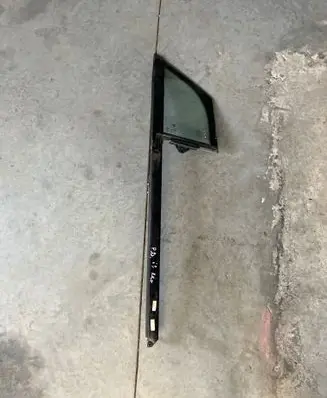 BMW i3 Front door window glass four-door 43R007951 E00025520C