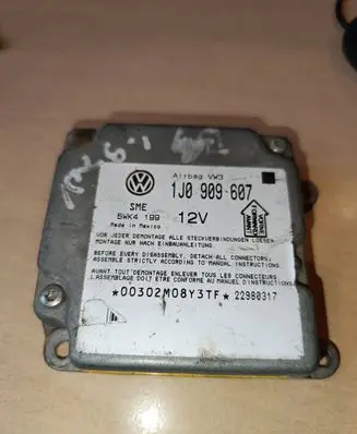 Volkswagen PASSAT B5 Airbag control unit/module 1J0909607 22980317 5WK4199