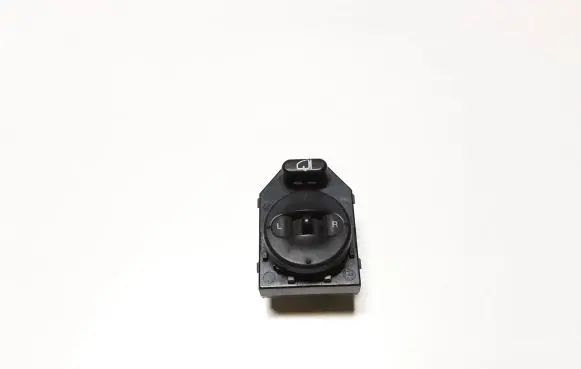 KIA Sorento Wing mirror switch