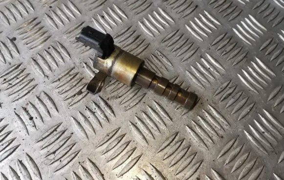 Renault Laguna II Camshaft vanos timing valve 108674