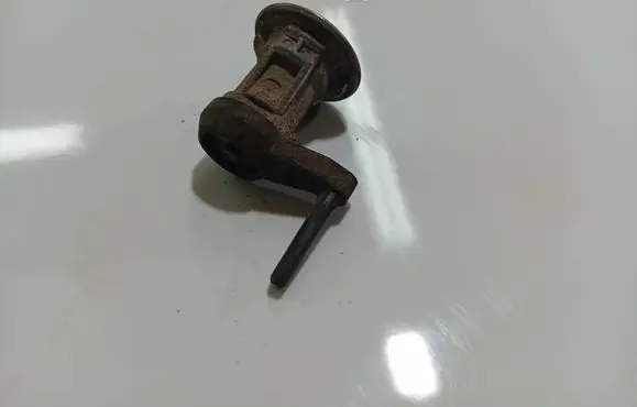 Peugeot 206 Front door lock (next to the handle) 