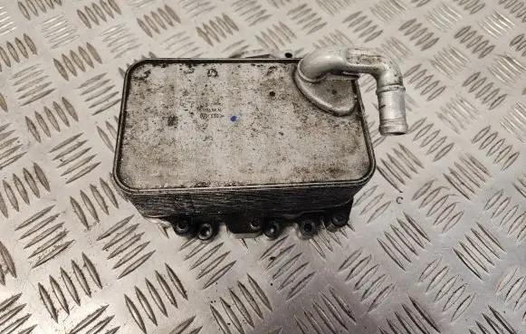 Audi Q5 SQ5 Engine oil radiator 059117015P