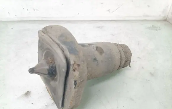 Volvo V70 Coil spring/strut mount 