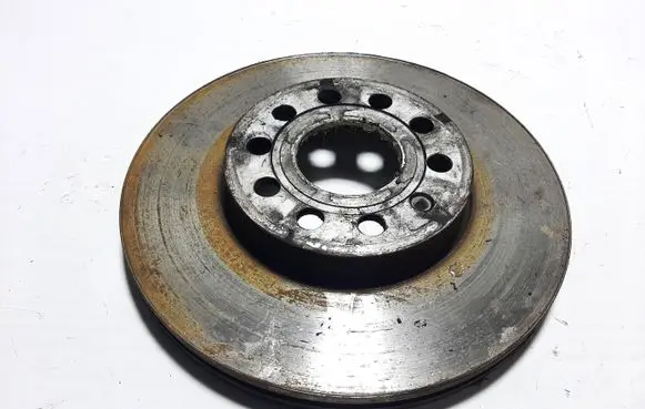 Volkswagen Golf VII Front brake disc
