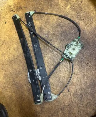 Audi Q7 4L Front window lifting mechanism without motor 976374