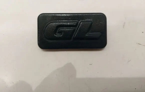 Manufacturer badge logo/emblem