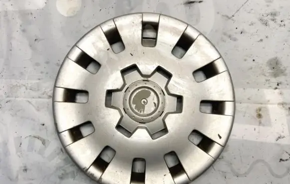 BMW 3 E46 R15 wheel hub/cap/trim 36131094780