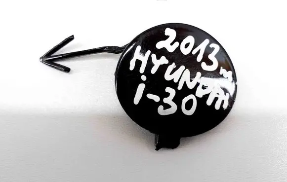 Hyundai i30 Front tow hook cap/cover Z479