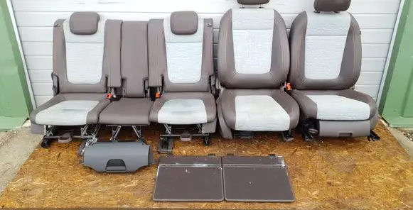 Seat set