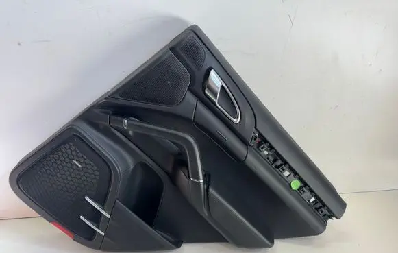 Porsche Cayenne (92A) Rear door card panel trim