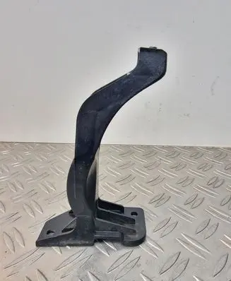 Mercedes-Benz A W169 Front bumper mounting bracket A1688800314