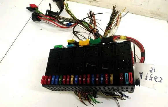 Volkswagen PASSAT B4 Fuse box set