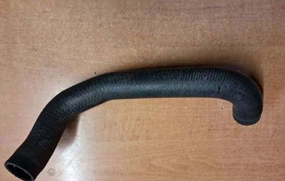 Mercedes-Benz W123 Engine coolant pipe/hose 1235011882