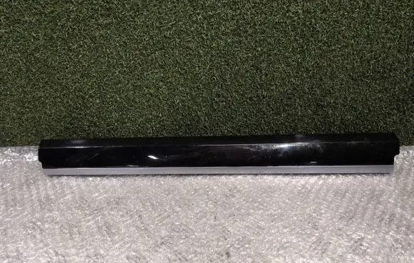 Porsche Cayenne (92A) Dashboard glove box trim 7P5857222P 26J4241