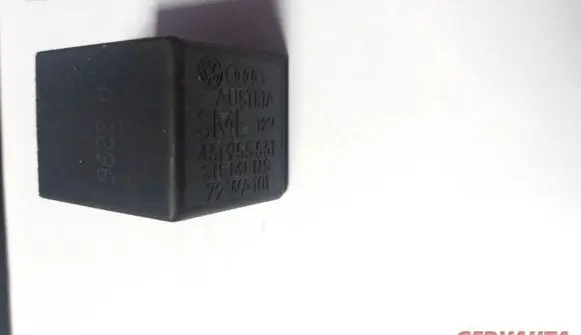 Volkswagen PASSAT B5 Other relay 431955531