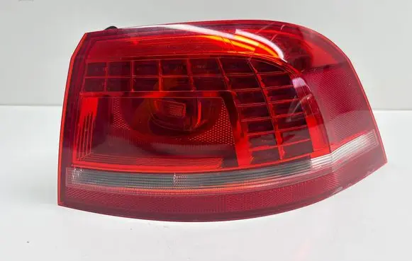 Volkswagen PASSAT B7 Rear/tail lights 179816