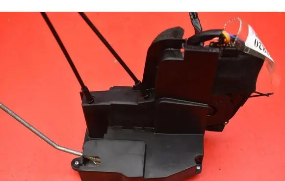 Mazda CX-7 Front door lock 