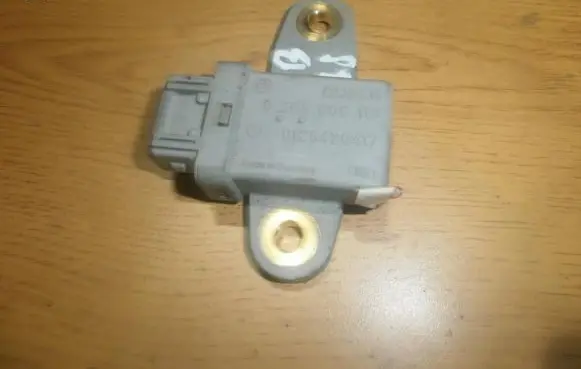 Mercedes-Benz E W210 ESP acceleration yaw rate sensor 0265005113