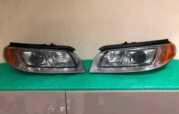 Volvo V70 Headlights/headlamps set 31283916 31283915