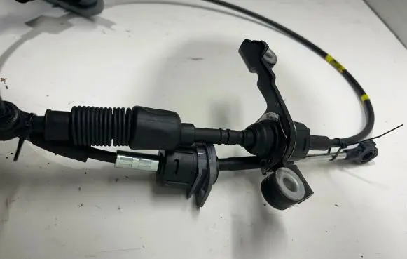 KIA Sorento Gear shift cable linkage