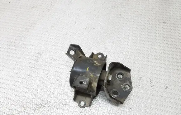 Hyundai i20 (PB PBT) Engine mount bracket