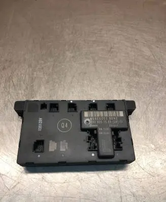 Mercedes-Benz C W203 Door control unit/module 2038201585 351321